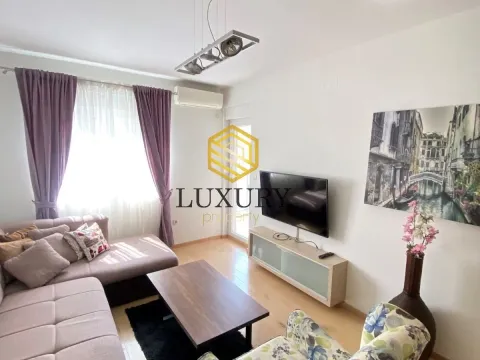 Rent, two bedroom apartment, 76m², City Kvart, Podgorica - image 9