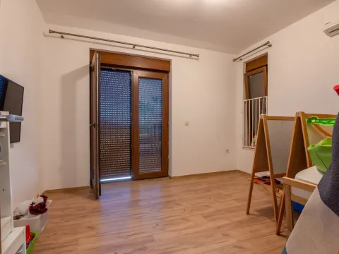 Sale, house, 176m², Dub, Kotor - image 9