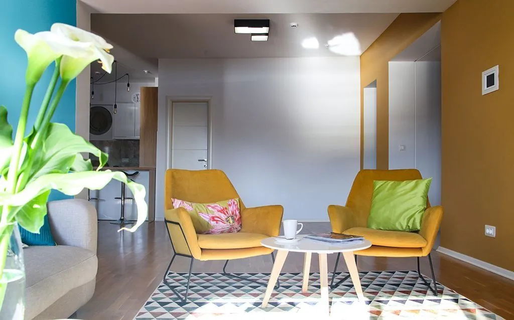 Izdavanje, trosoban stan, 198m², Budva, Crna Gora