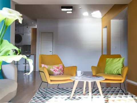 Izdavanje, trosoban stan, 198m², Budva, Crna Gora - image 17