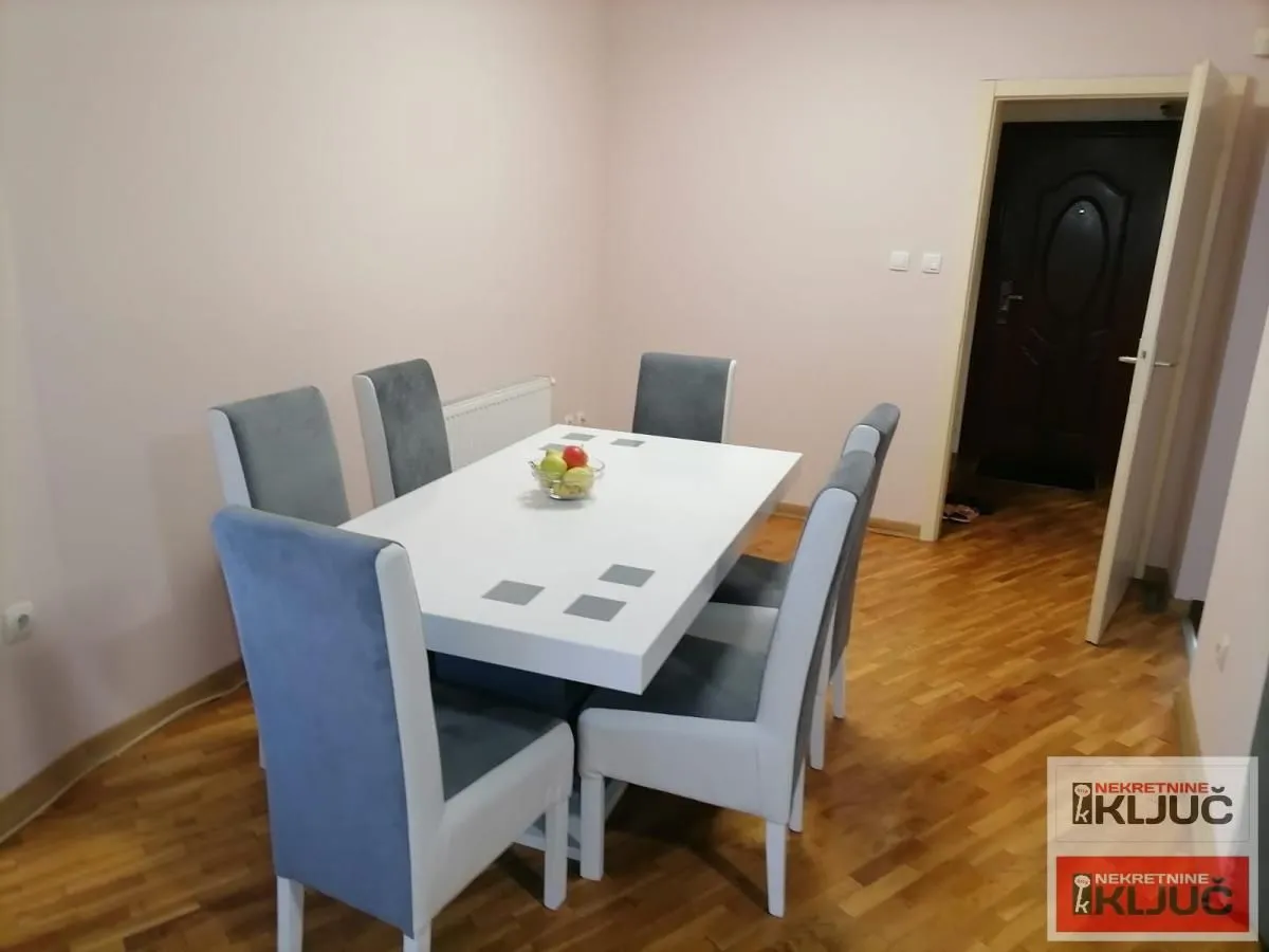 Prodaja, trosoban stan, 71m², Salajka, Novi Sad Sve Podlokacije
