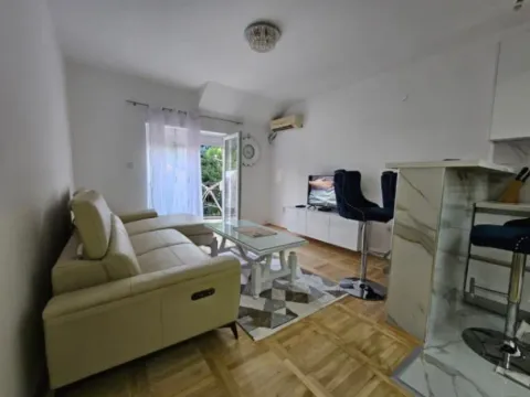 Izdavanje, dvosoban stan, 70m², Ljubović, Podgorica - image 5