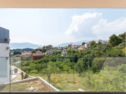 Izdavanje, kuća, 183m², Kava, Tivat - image 16