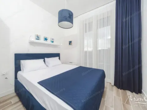 Sale, one bedroom apartment, 34m², Bečići, Budva - image 9