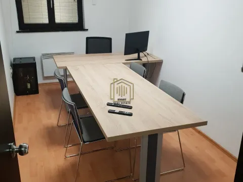 Izdavanje, poslovni prostor, 78m², Momišići, Podgorica