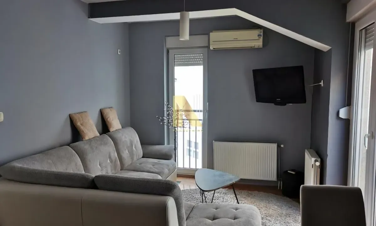 Izdavanje, dvosoban stan, 57m², Bulevar Oslobodjenja, Novi Sad Sve Podlokacije