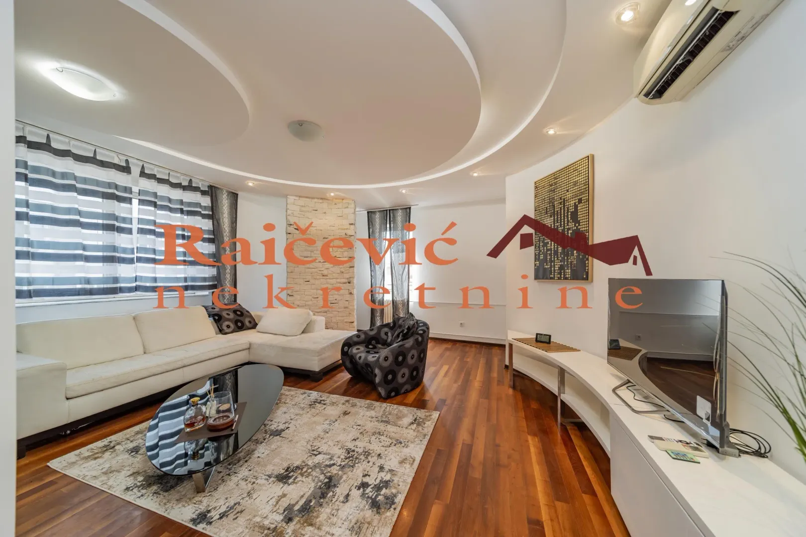 Prodaja, trosoban stan, 98m², Centar, Stara Pazova