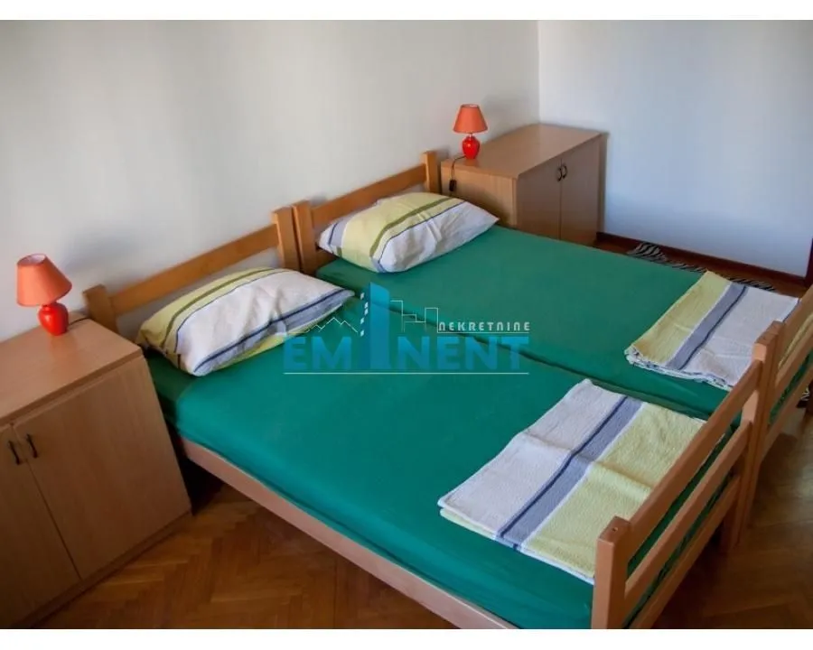 Izdavanje, trosoban stan, 75m², Čubura, Beograd