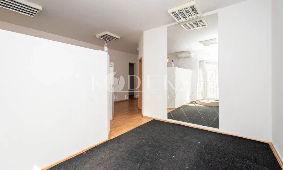 Rent, office space, 48m², Stara Varoš, Podgorica