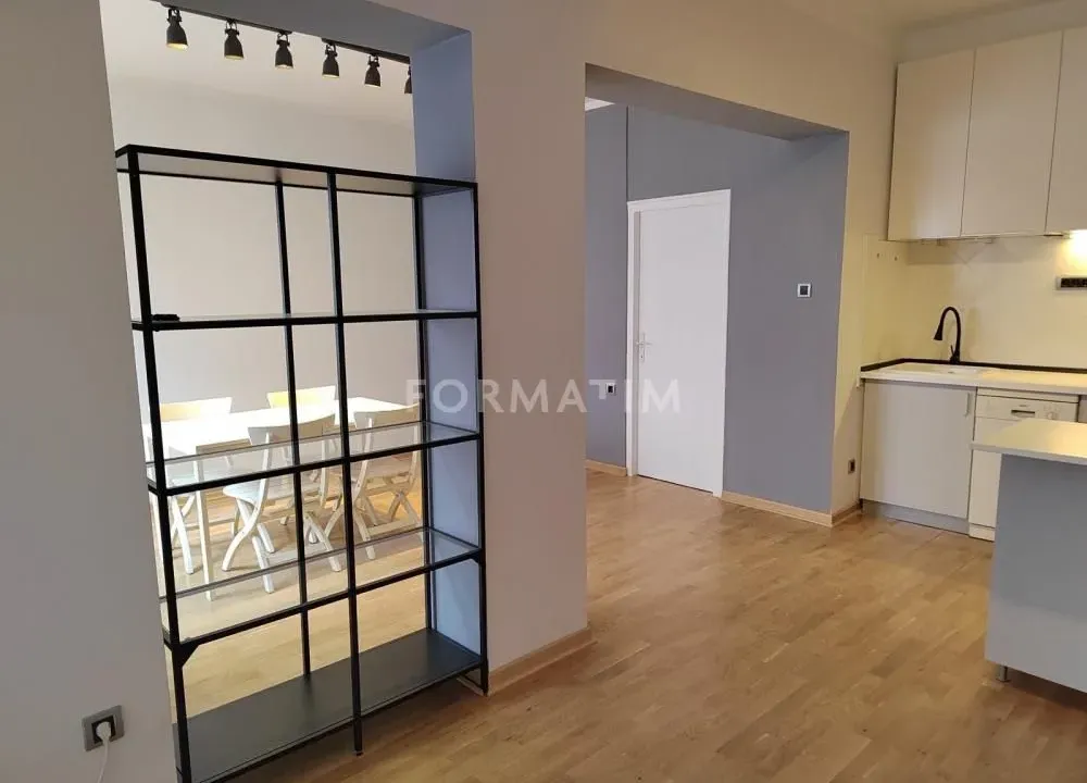 Izdavanje, trosoban stan, 96m², Lekino Brdo, Voždovac Sve Podlokacije