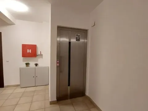 Sale, one bedroom apartment, 54m², Bečići, Budva - image 2