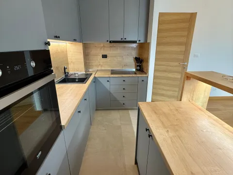 Prodaja, dvosoban stan, 72m², New City, Podgorica - image 6