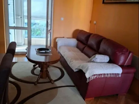 Izdavanje, dvosoban stan, 77m², Centar, Tivat - image 3