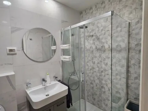 Izdavanje, jednosoban stan, 49m², Central Point, Podgorica - image 8