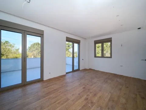 Prodaja, dvosoban stan, 113m², Centar, Tivat - image 4