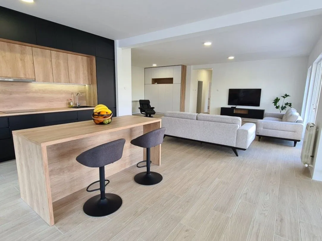 Prodaja, četvorosoban stan, 145m², Savski Venac, Beograd