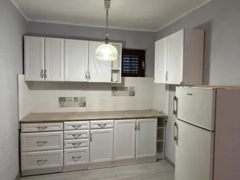 Prodaja, dvosoban stan, 73m², Sutomore, Bar - image 1