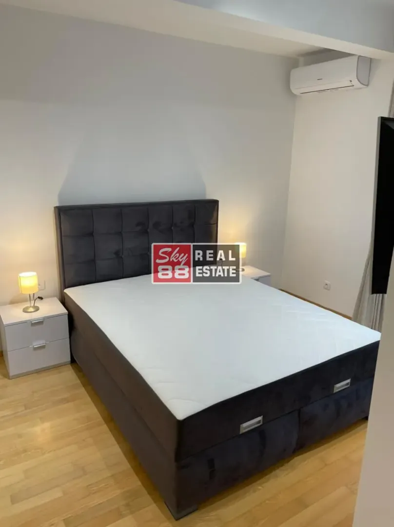 Izdavanje, kuća, 210m², Savski Venac, Beograd