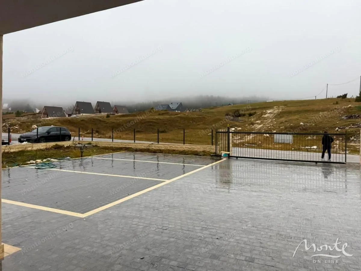Prodaja, kuća, 1283m², Motički gaj, Žabljak