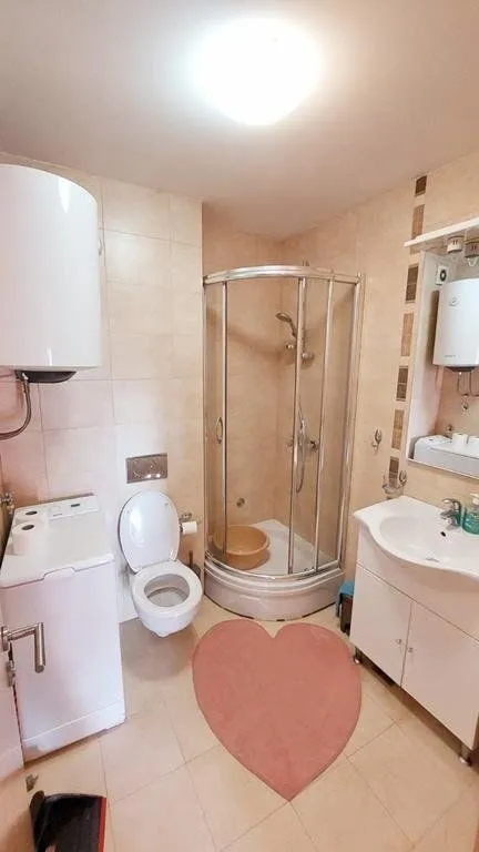 Izdavanje, jednosoban stan, 45m², Stari Aerodrom, Podgorica