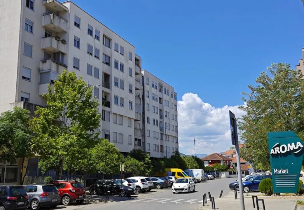 Prodaja, dvosoban stan, 79m², Blok 6, Podgorica