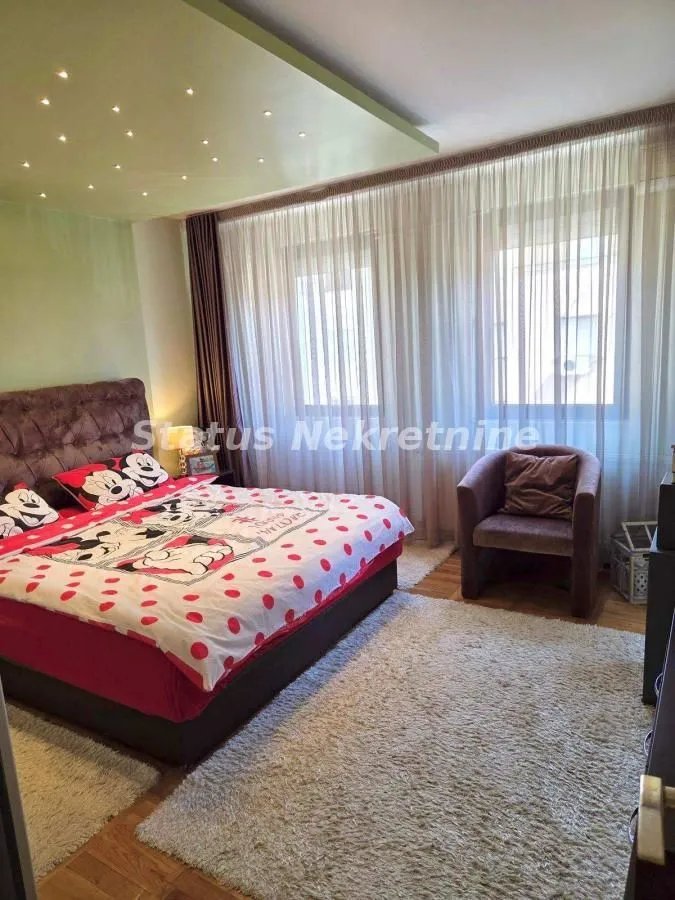 Prodaja, četvorosoban stan, 116m², Grbavica, Novi Sad Sve Podlokacije