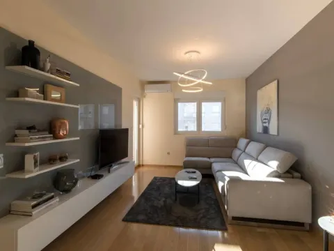 Izdavanje, jednosoban stan, 48m², City Kvart, Podgorica