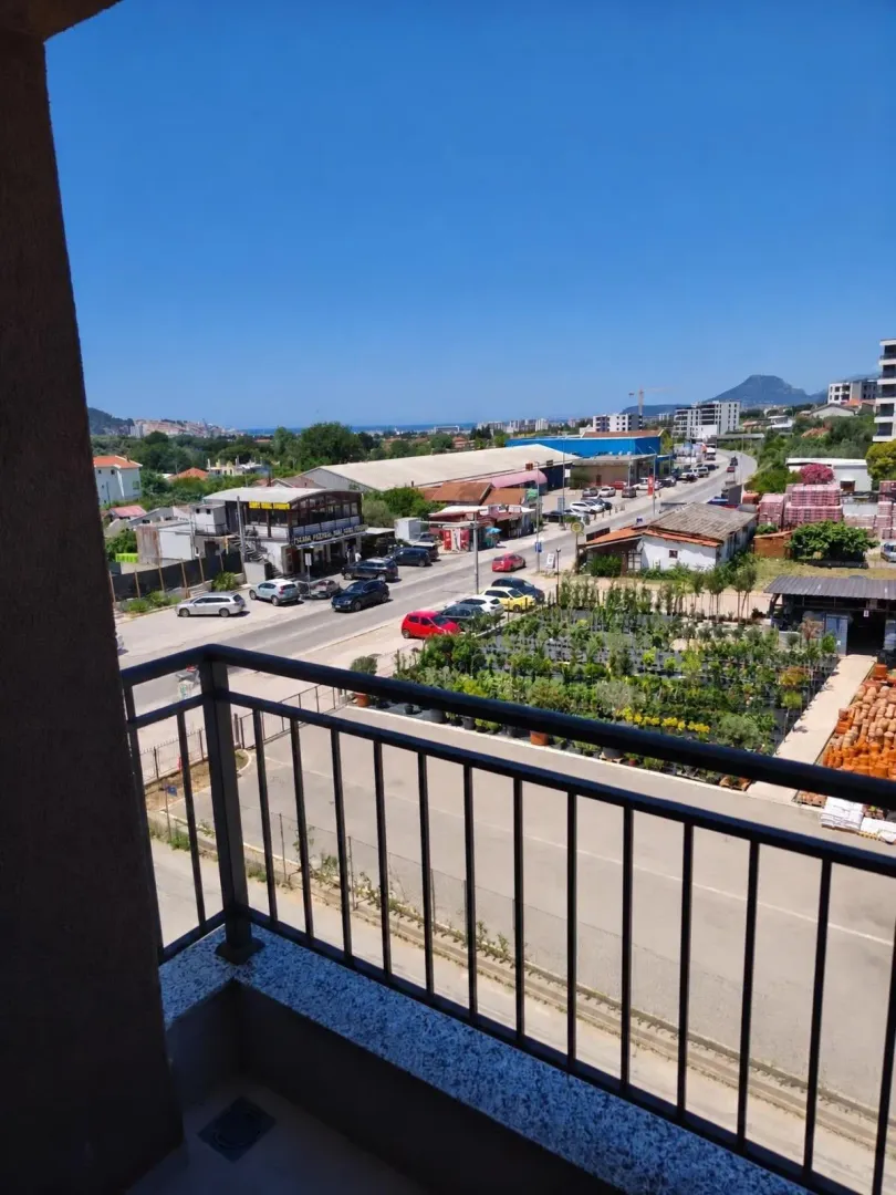 Rent, one bedroom apartment, 44m², Čeluga, Bar