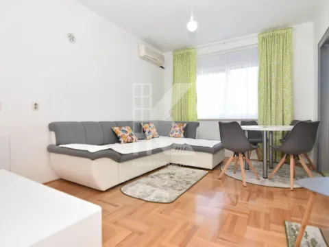 Izdavanje, jednosoban stan, 50m², Centar, Podgorica - image 1