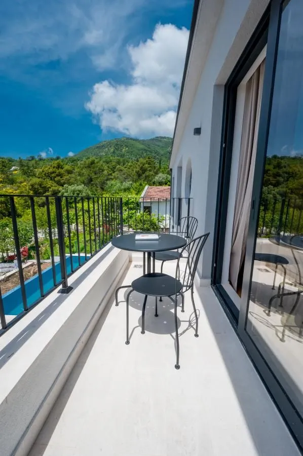 Prodaja, kuća, 250m², Mrčevac, Tivat