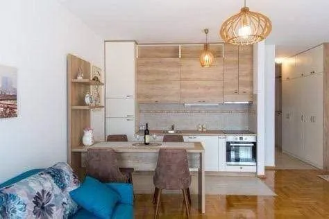 Rent, studio apartment, 40m², Bečići, Budva