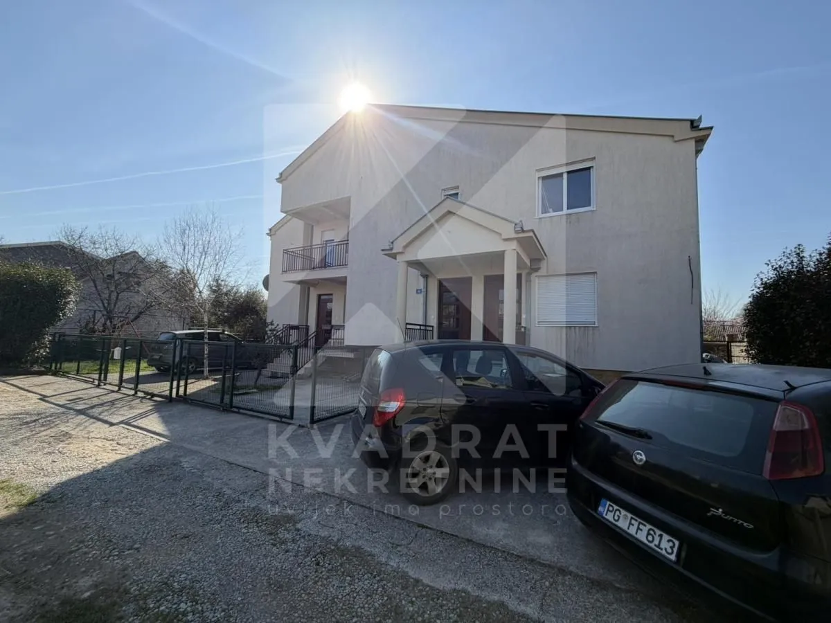 Rent, house, 220m², Tološi, Podgorica