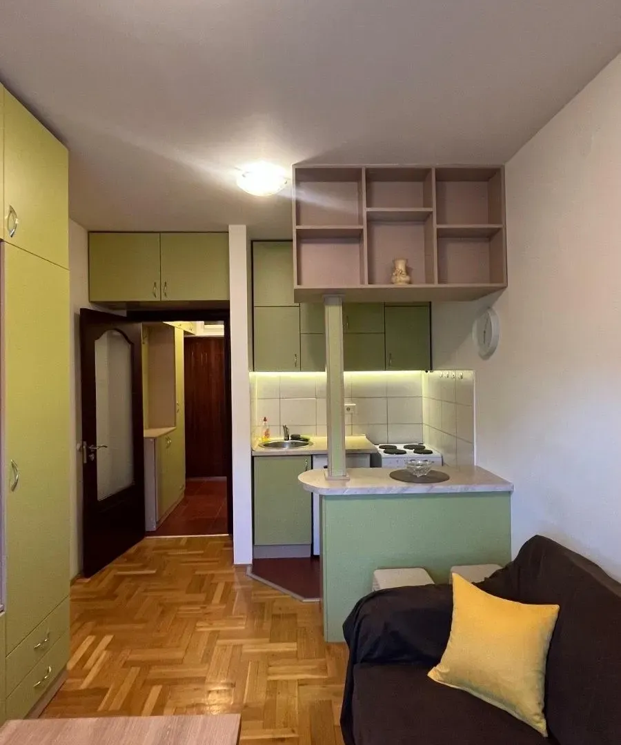 Prodaja, garsonjera, 19m², Kod Big Fashion-a, Podgorica