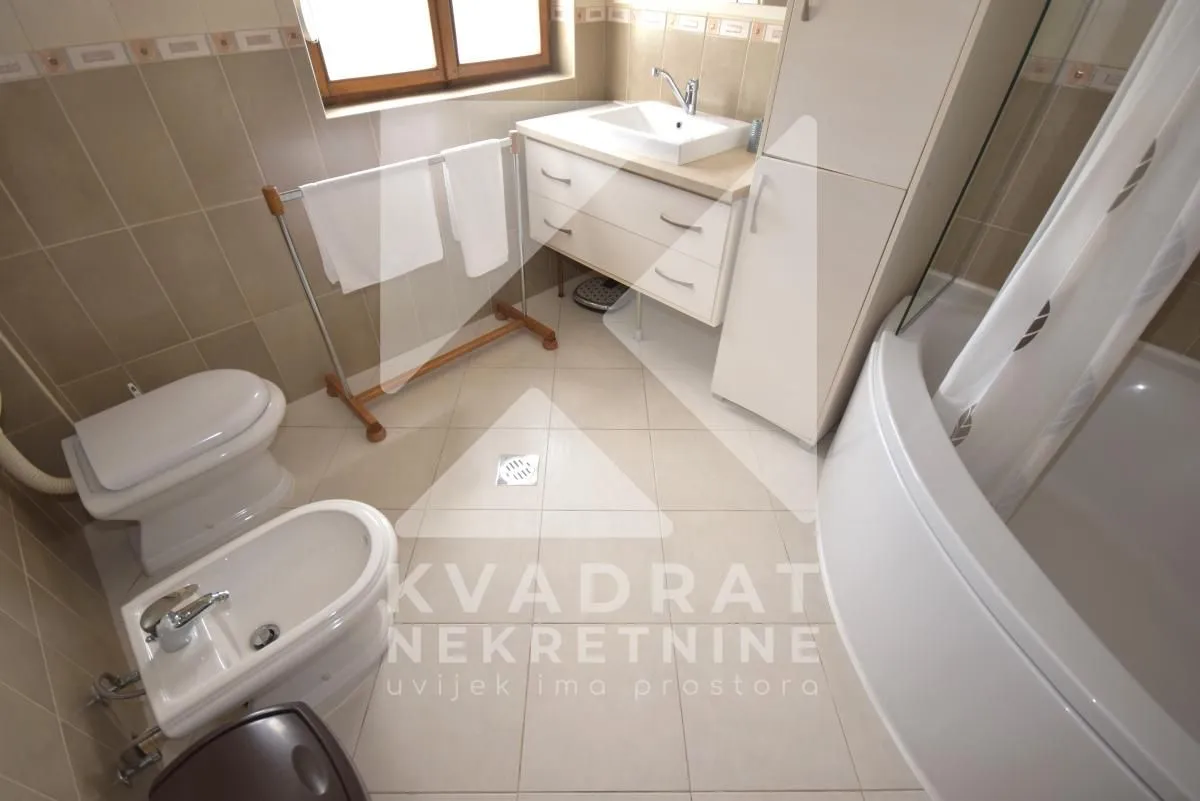 Rent, house, 200m², Dalmatinska ulica, Podgorica