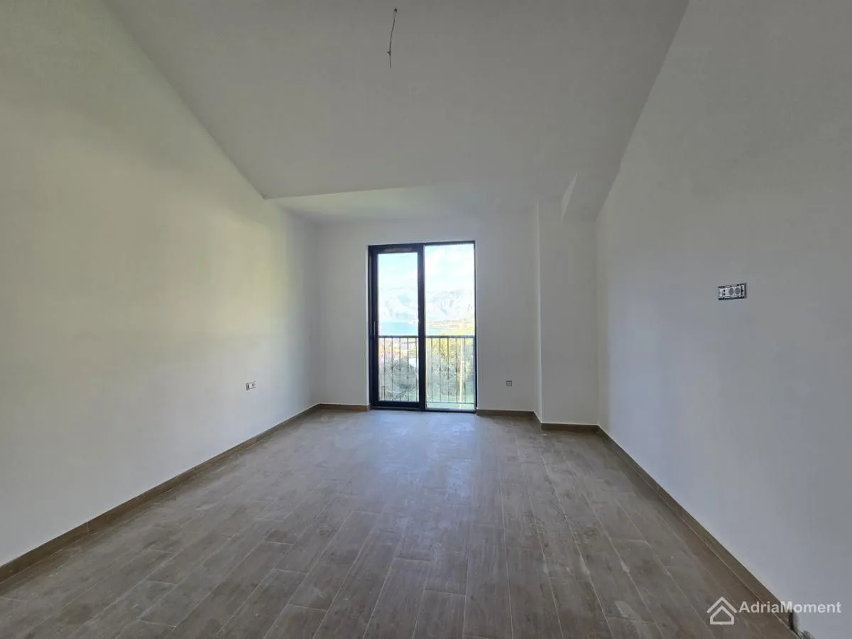 Prodaja, trosoban stan, 94m², Škaljari, Kotor