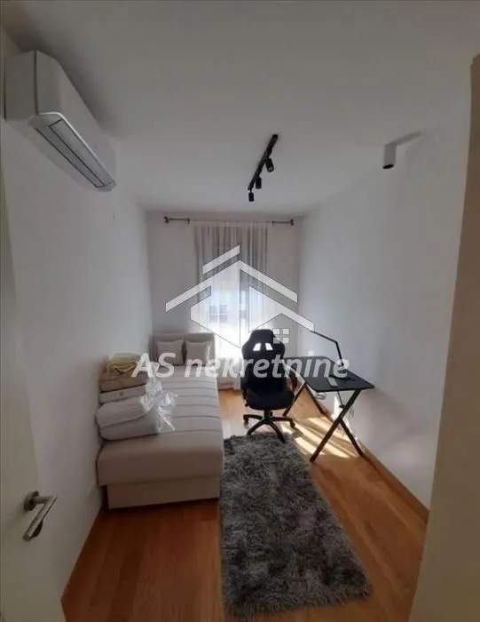Rent, four bedroom apartment, 105m², Novi Beograd Blok 65, Novi Beograd Sve Podlokacije