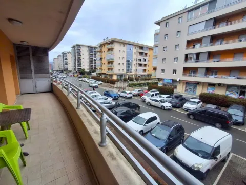 Rent, two bedroom apartment, 74m², City Kvart, Podgorica - image 12