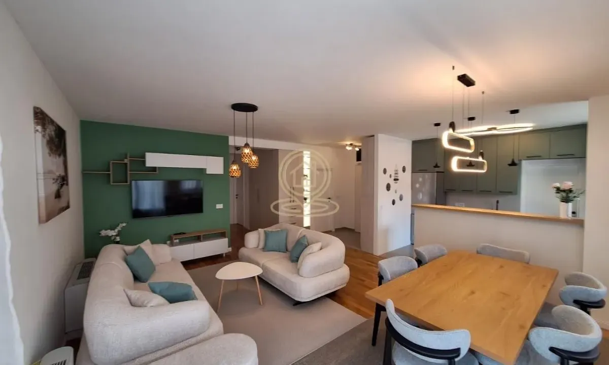 Izdavanje, trosoban stan, 90m², Lekino Brdo, Voždovac Sve Podlokacije