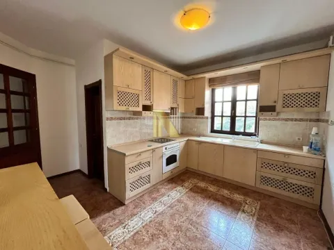 Izdavanje, kuća, 450m², Bulevar Evrope, Novi Sad Sve Podlokacije - image 3