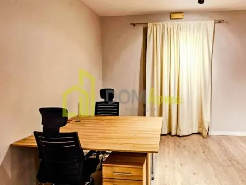 Izdavanje, poslovni prostor, 80m², Centar, Podgorica - image 5