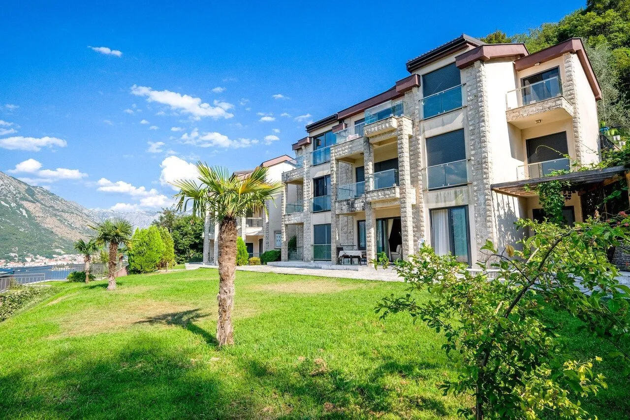 Prodaja, dvosoban stan, 67m², Kostanjica, Kotor