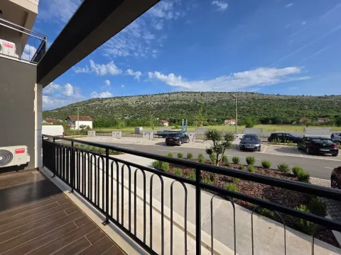 Izdavanje, stan, 48m², Tološi, Podgorica - image 9