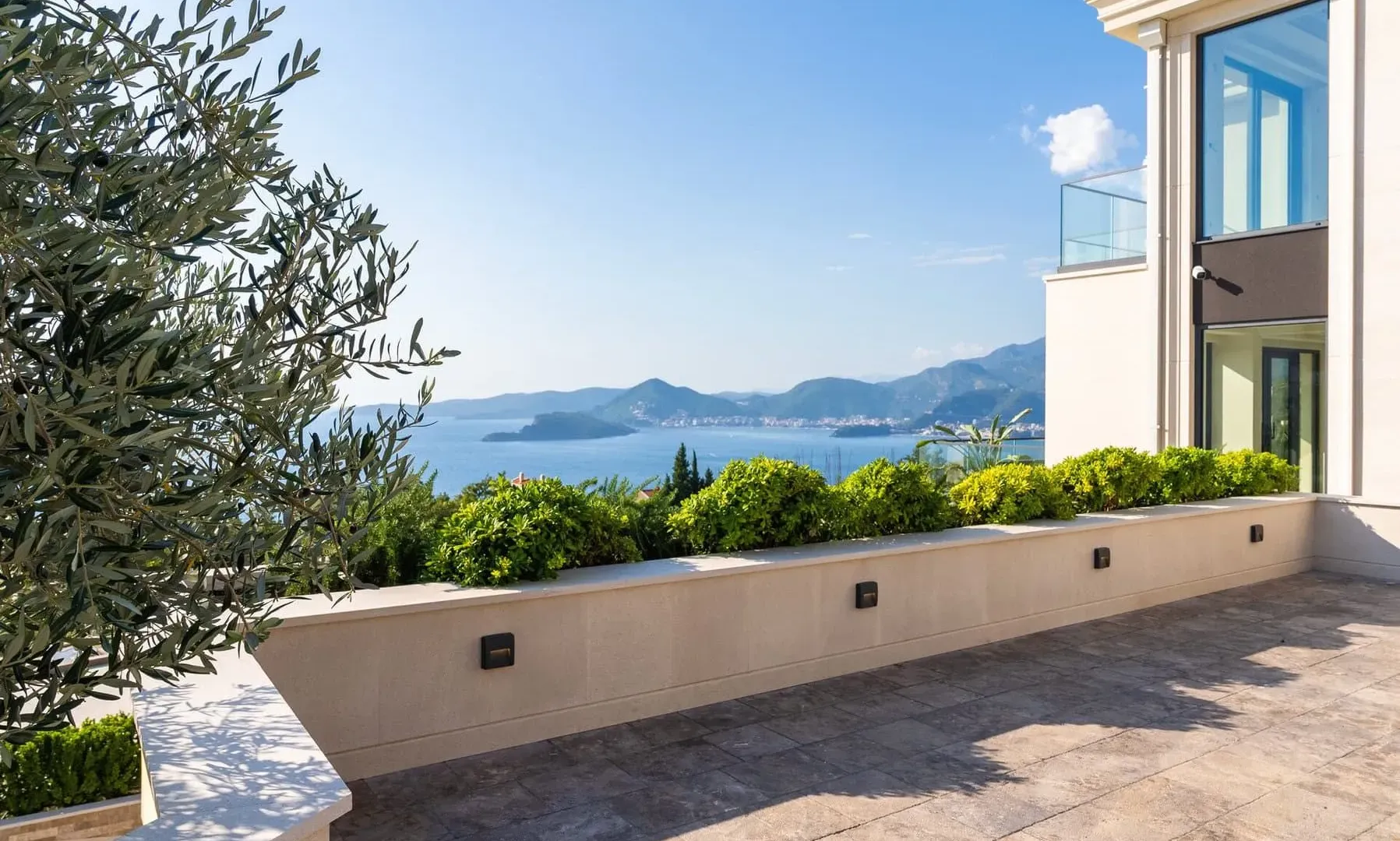 Sale, house, 400m², Blizikuće, Budva