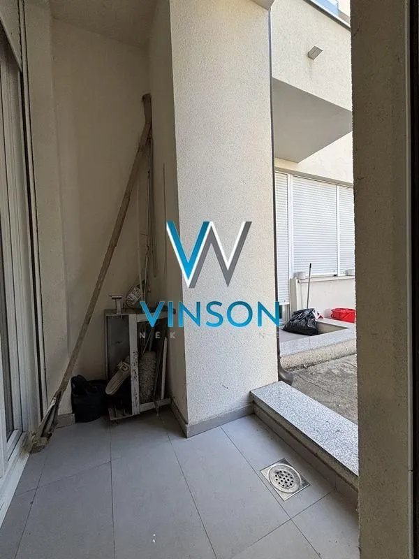 Izdavanje, jednosoban stan, 42m², Centar, Novi Sad