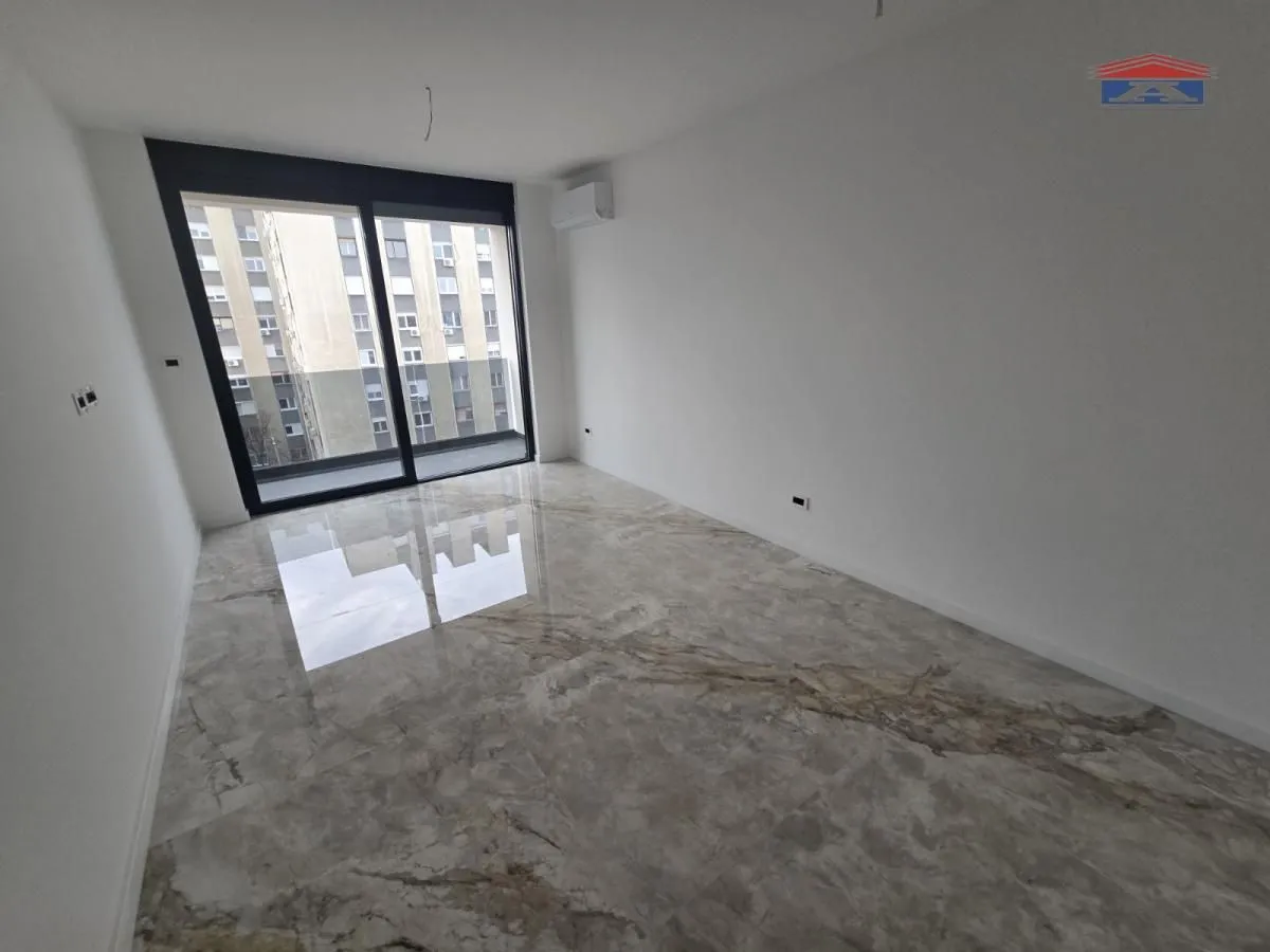 Izdavanje, jednosoban stan, 50m², Spens, Novi Sad Sve Podlokacije