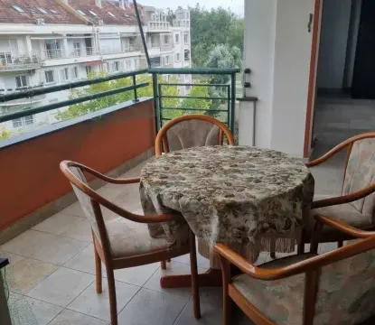 Izdavanje, četvorosoban stan, 105m², Centar, Novi Sad - image 7