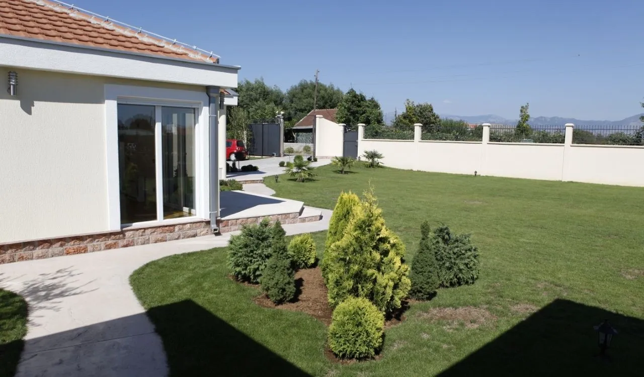 Rent, house, 250m², Donji Kokoti, Podgorica