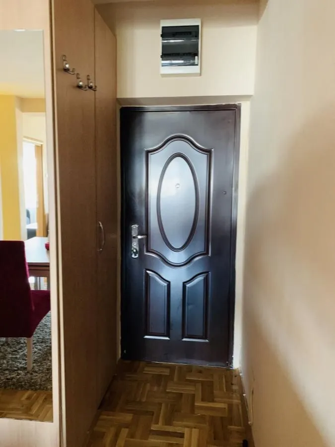 Izdavanje, jednosoban stan, 52m², Centar, Niš