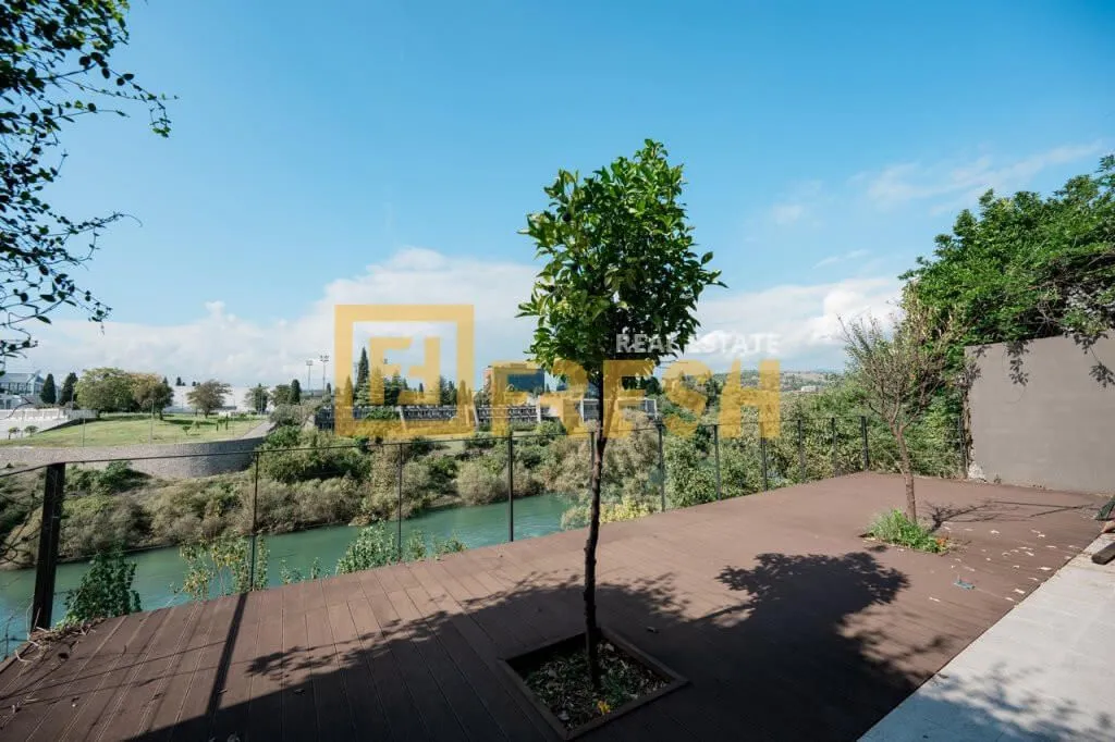 Rent, house, 214m², Stara Varoš, Podgorica