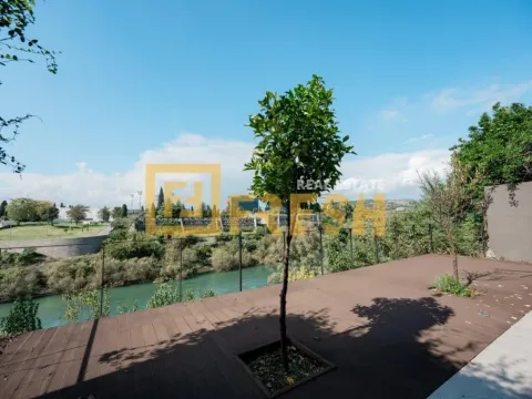 Izdavanje, kuća, 214m², Stara Varoš, Podgorica - image 13